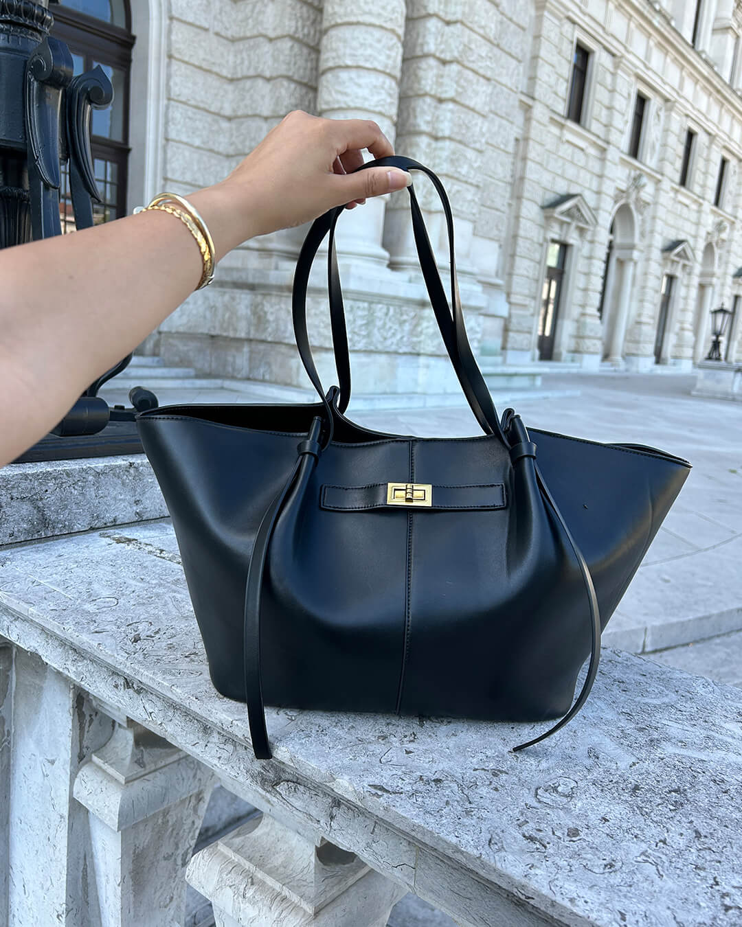 ARIA | Luxe Curve Shopper